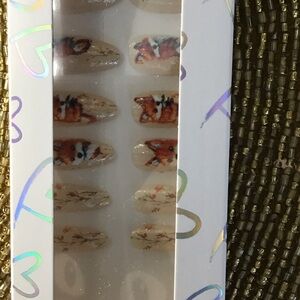 Press-On Nails with Orange Fox Design New in a box (M)